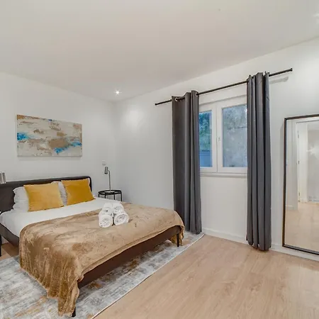 Daire Duplex Near Belem