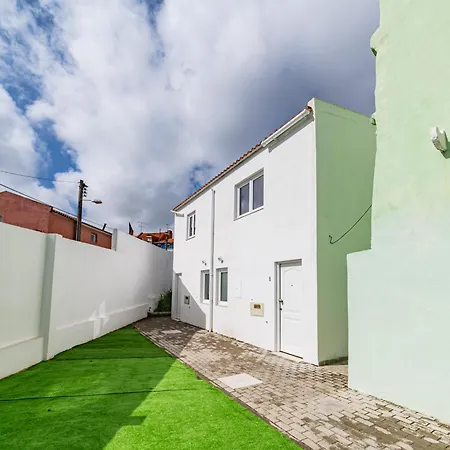 Duplex Near Belem アパート *